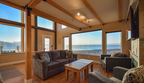 Luxury Condo, 3 Bedrooms, Balcony, Ocean View
