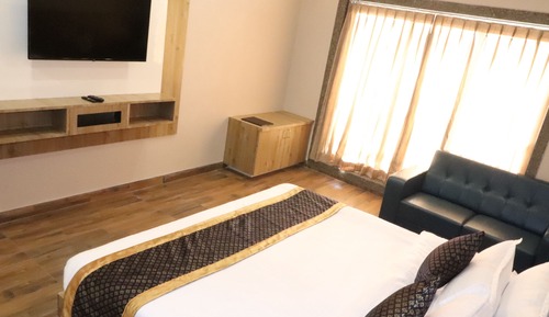 Superior Double Room, Balcony, Garden View