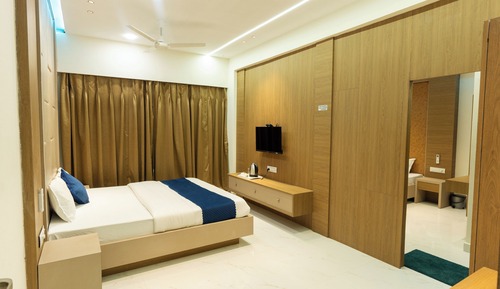 Royal Room, Multiple Beds