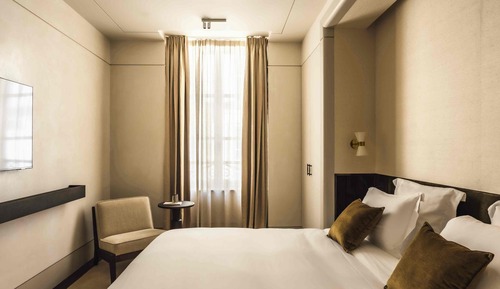 Large Suite - 2 Bedrooms