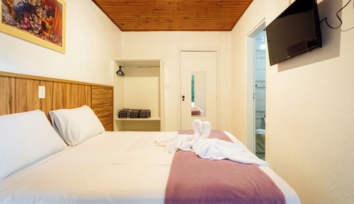 Comfort Room, Patio, Mountain View