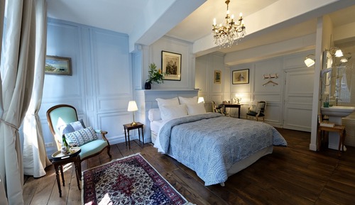 Deluxe Double Room, 1 Queen Bed, Courtyard View