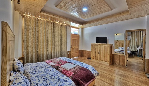 Luxury Apartment, Mountain View