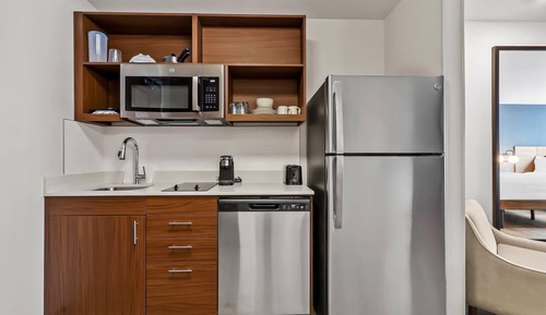 Suite, 1 King Bed, Accessible, Non Smoking