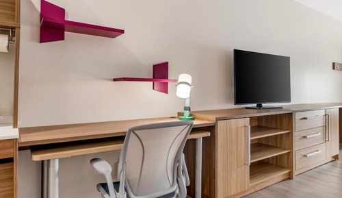 Studio, 2 Queen Beds, Accessible (Mobility & Hearing, Roll-in Shower)