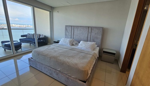 Apartment, Bay View