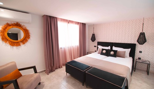 Standard Twin Room, Private Bathroom