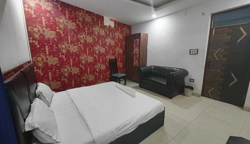 Deluxe Room, City View