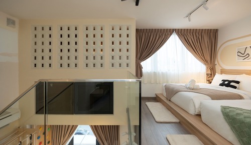 Classic Duplex, City View