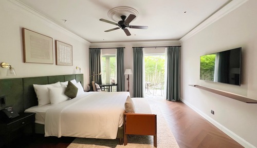 Garden View Corner Suite