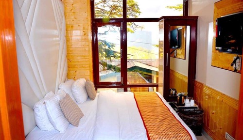 Deluxe Double Room, Balcony, Mountain View