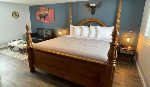 Comfort Single Room, 1 King Bed, Private Bathroom, Bay View