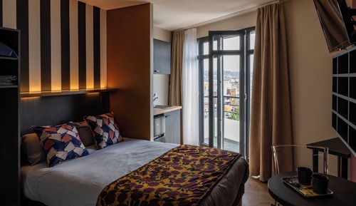 Luxury Studio, Balcony, City View