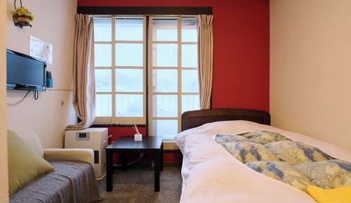 Single Room, Shared Bath and Toilet [Non-smoking]