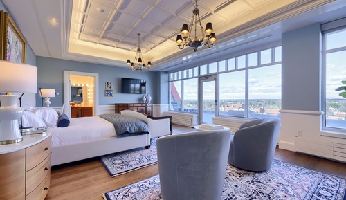 Luxury Studio Suite, 1 King Bed, Refrigerator, City View