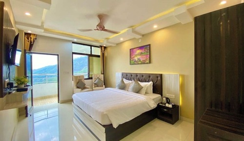 Deluxe Room, Balcony, Valley View