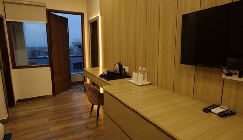 Super Deluxe Room with Balcony
