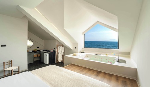 Classic Double Room, Private Bathroom, Ocean View