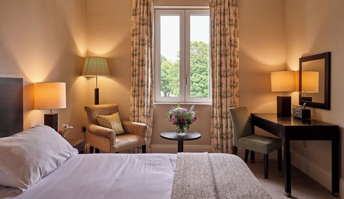 Classic Double or Twin Room, Non Smoking, Courtyard View