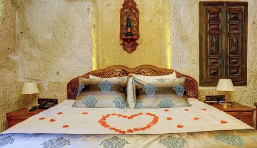 Deluxe Double Room, 1 King Bed, Pool Access, Pool View