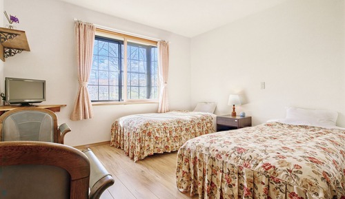 Basic Twin Room, 2 Twin Beds, Non Smoking, Private Bathroom