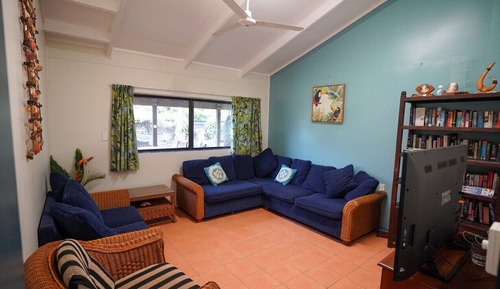 Economy House, Garden View
