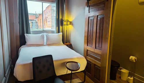 Comfort Double Room, 1 Queen Bed, Refrigerator, Mountain View