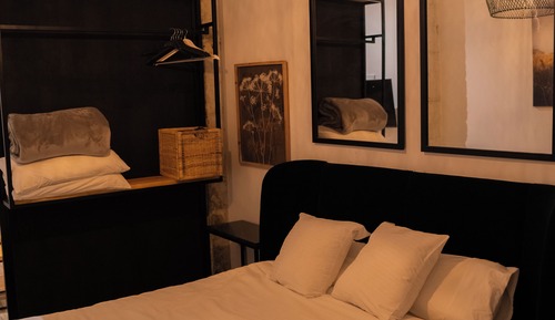 Deluxe Studio