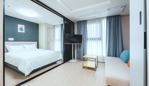 Deluxe Double Room, City View