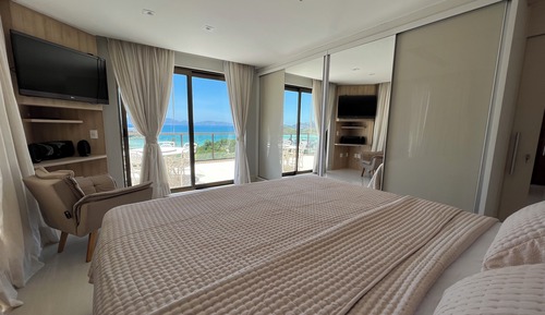 Luxury Apartment, Beach View