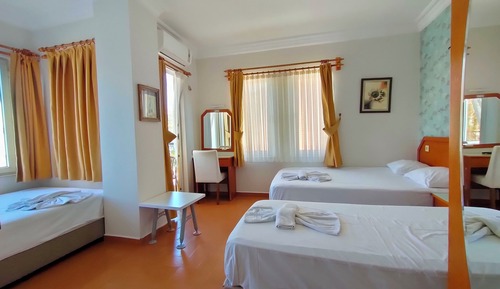 Family Room, Balcony