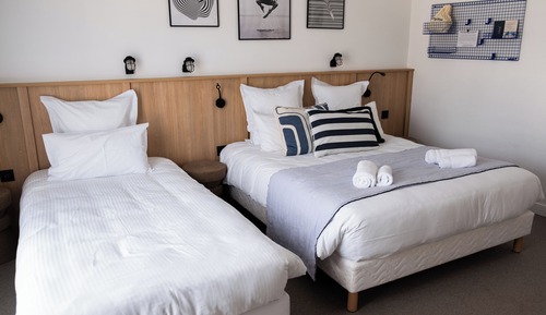 Economy Triple Room, City View