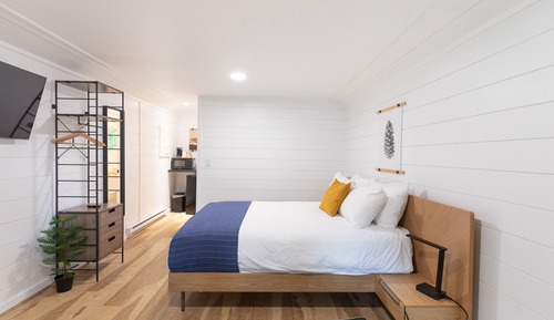 Standard Cabin, 1 Queen Bed, Garden View