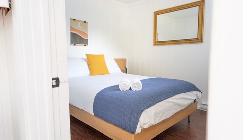Cabin, 1 Queen Bed with Sofa bed, Fireplace, Partial Lake View