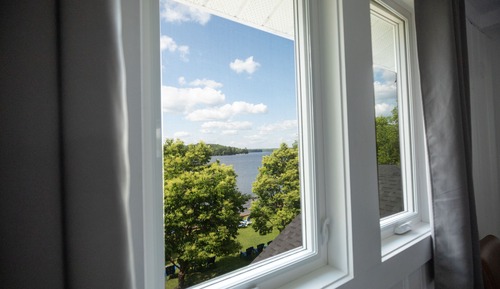 Comfort Single Room, 1 King Bed, Lake View