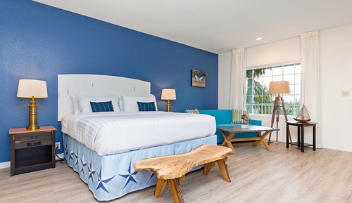 Deluxe Room, 1 King Bed, Kitchenette