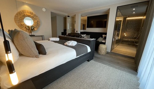 Exclusive Suite