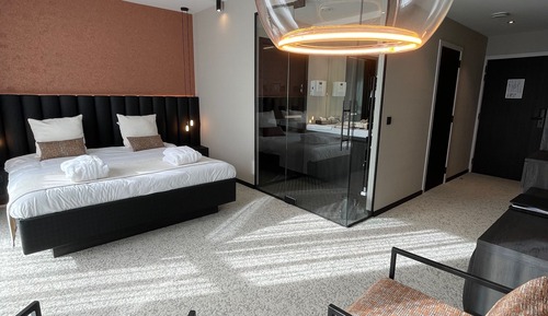 Signature Suite