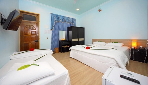 Deluxe Triple room with Bathtub