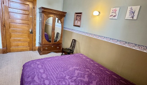 Nursery, 1 Queen Bed (Second Floor - No Elevator)