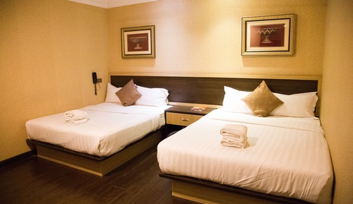 Family Suite, 2 Queen Beds, No Windows
