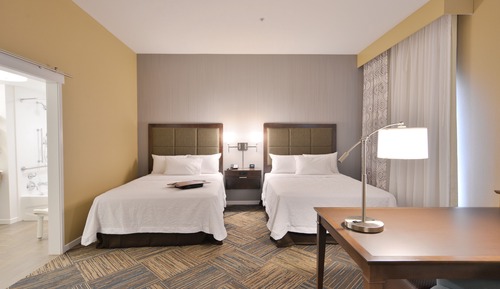 Studio, 2 Queen Beds, Accessible