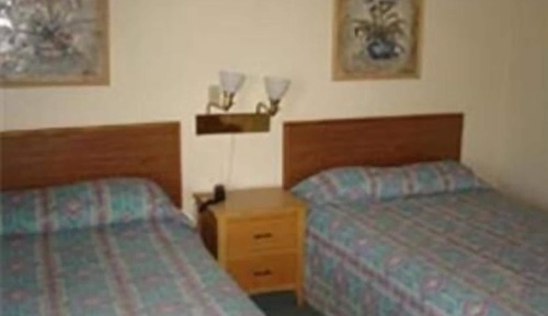 Studio, 2 Queen Beds, Kitchenette