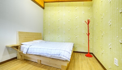 Family Room, 2 Bedrooms