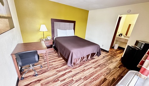 Standard Room, 1 Queen Bed, Non Smoking