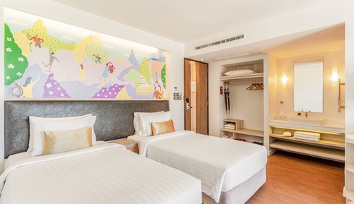 Deluxe Room, Pool View