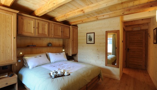 Room, Balcony, Mountain View