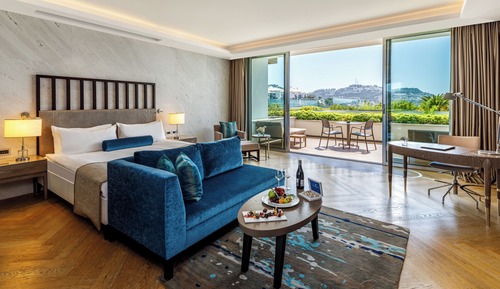Deluxe Double Room, Partial Sea View