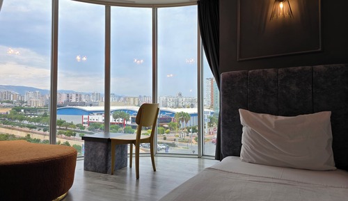 Comfort Suite, City View
