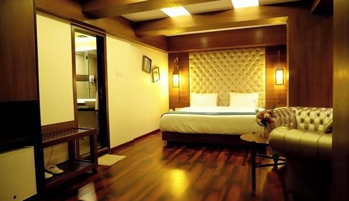 Suite, City View